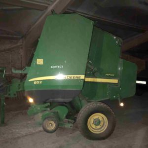 Пресс-подборщик рулонный John Deere 852